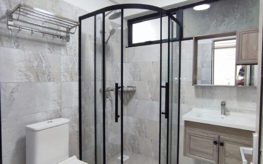 Luxury Living at Lavington, Near Valley Arcade