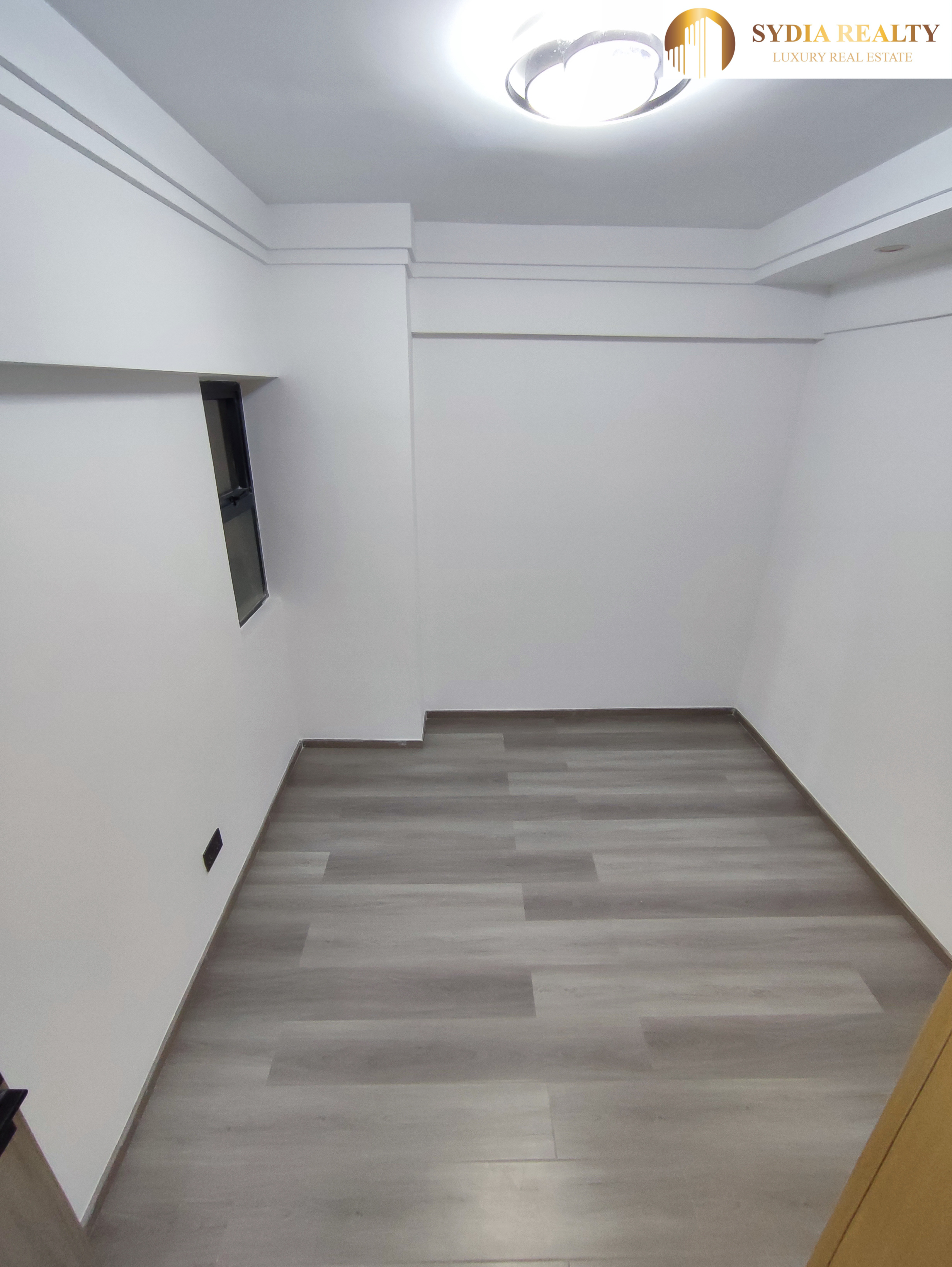 Luxury Living at Lavington, Near Valley Arcade